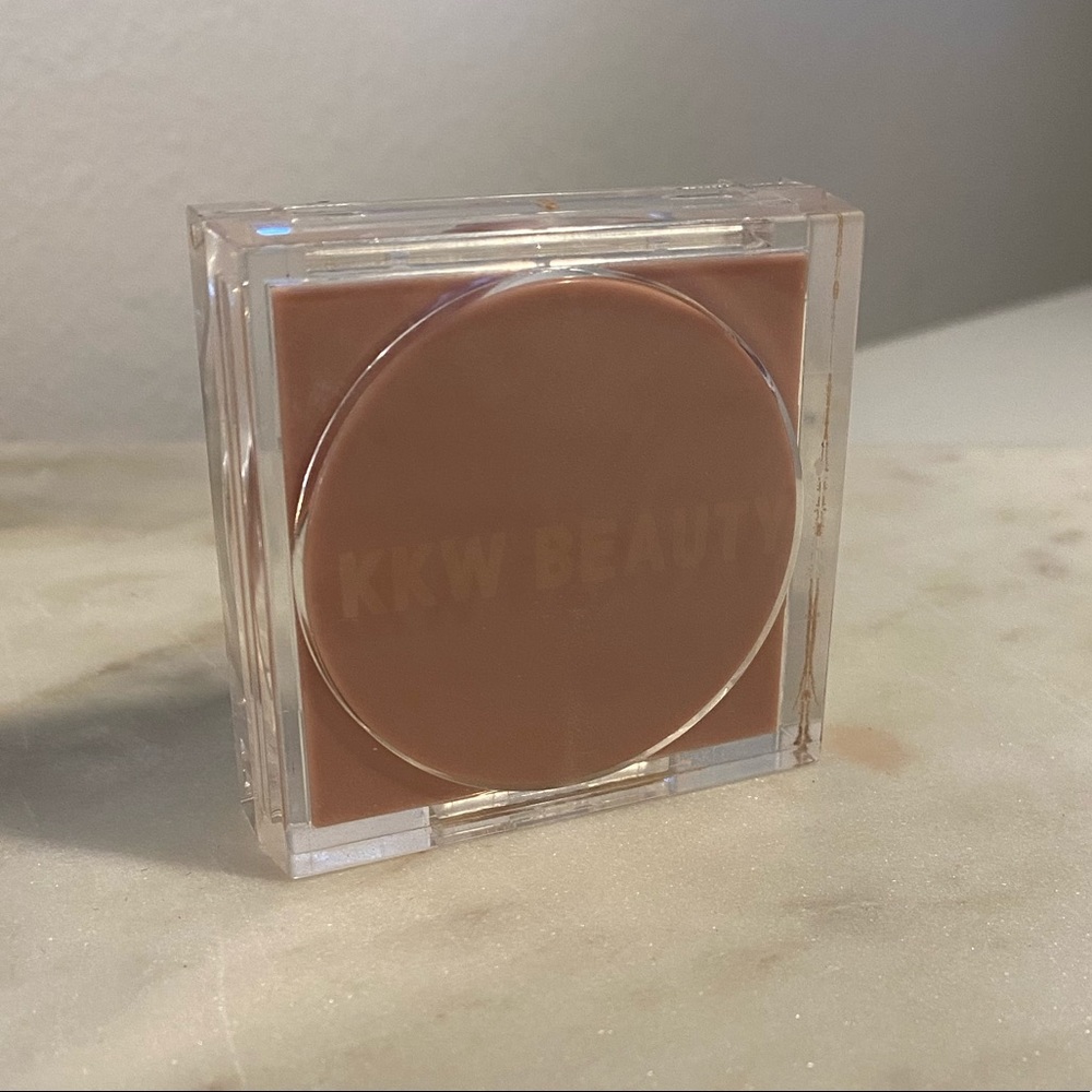 KKW Brightening Powder